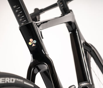 Colnago V4RS Disc 2024 Carbon Road Frameset Black Gloss, Code: Rvbo click to zoom image